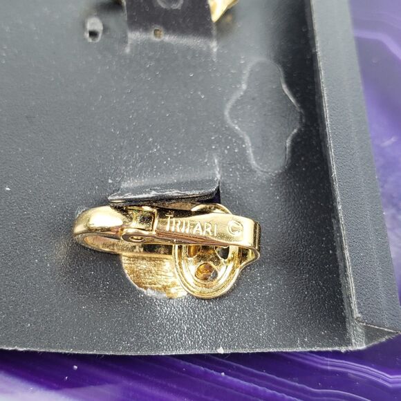 Vintage Crown Trifari 60s MCM White Enamel Egg Shape Gold Tone Clip On Earrings - Picture 6 of 12